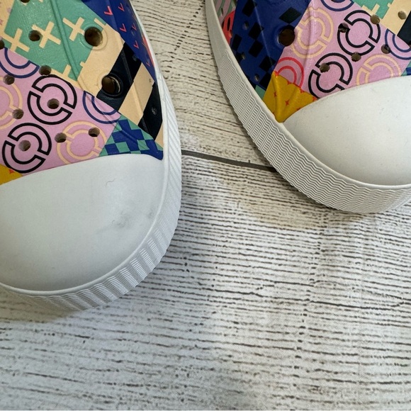 Native NWT Jefferson Print Sneakers - Picture 4 of 9